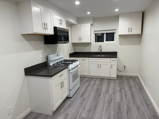 Photo - 6850 Quinton Ln Unit 0.5