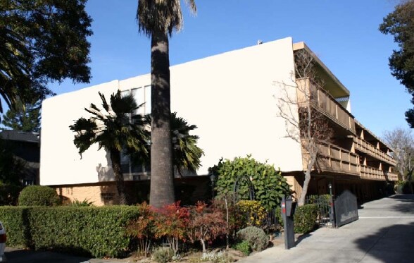 Photo - Waverley Palms Apartments