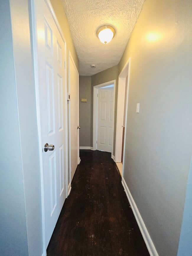 Photo - 20243 Westphalia St