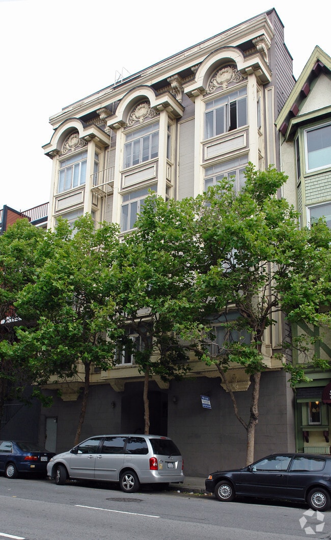 Photo - 1140 Pine St Apartments