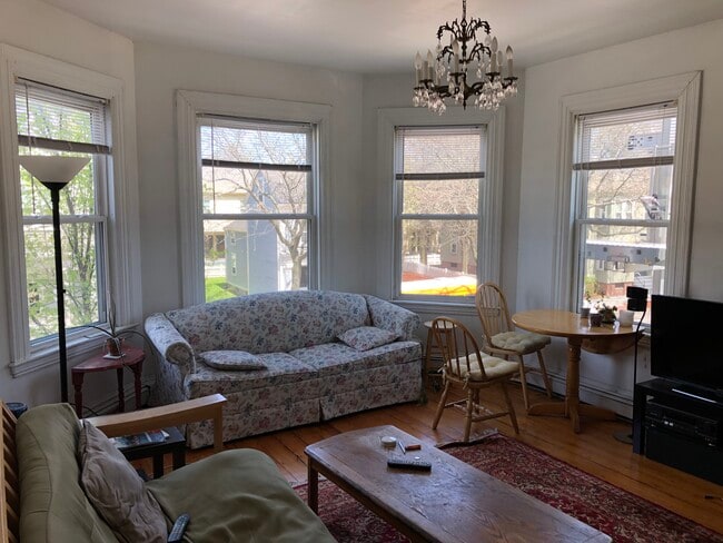 Photo - 270 Broadway Unit 3