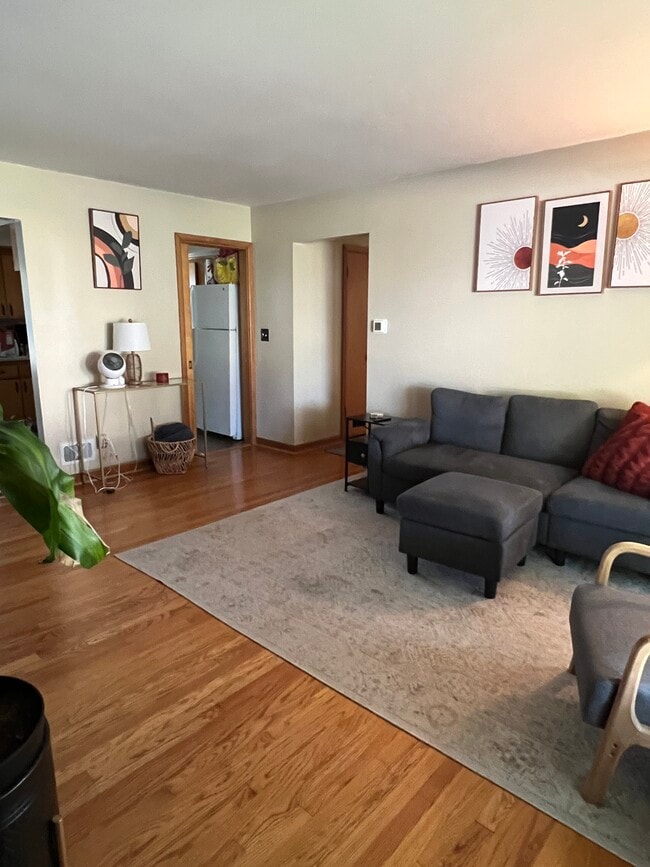 Photo - 541 N 109th St