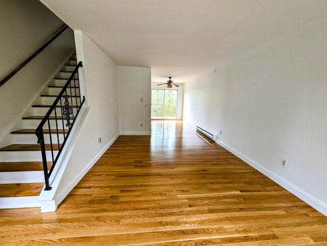 Photo - 10 Scuppo Rd Unit B10