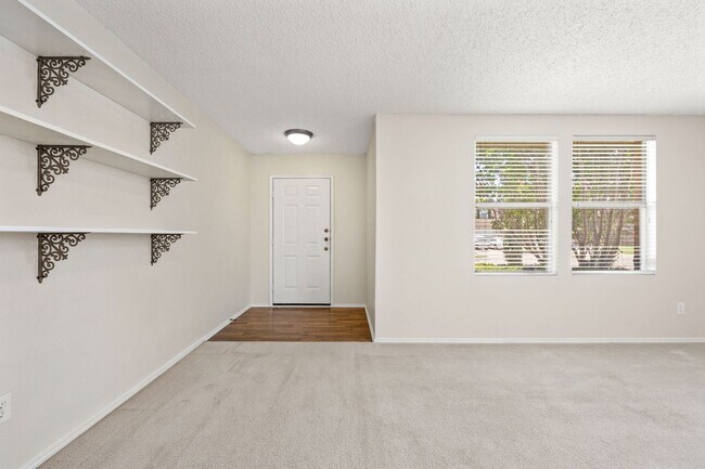 Photo - Spacious 3 Bedroom Home in Poynter Crossing
