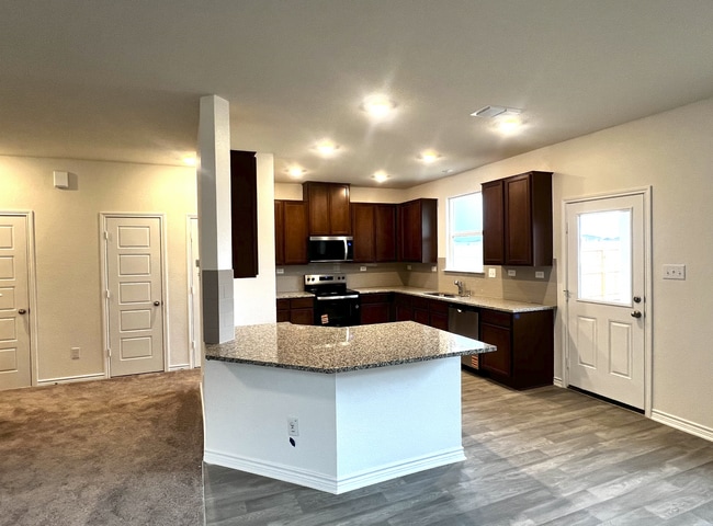 Photo - 7530 Fishbowl Ln