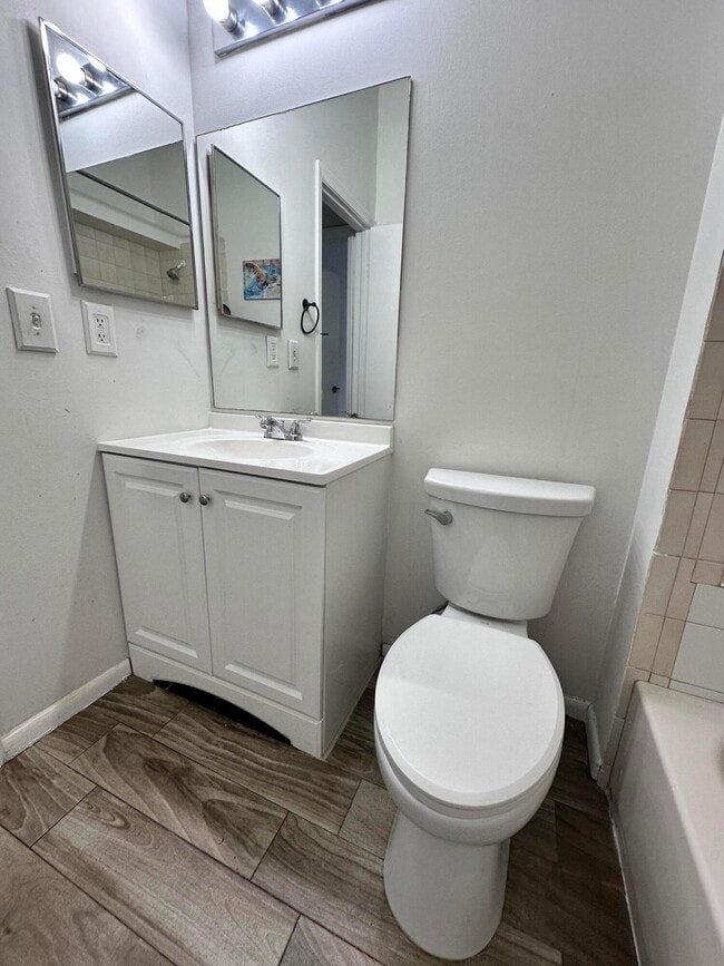 Photo - 306 Harbour Pointe Way