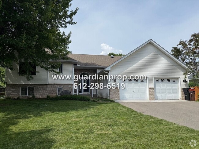Building Photo - Maplewood House Available Now, Open Floor ...