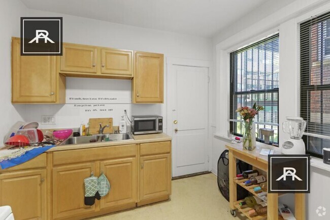 Building Photo - 3 bedroom in Brighton MA 02135 Unit 2 Rental