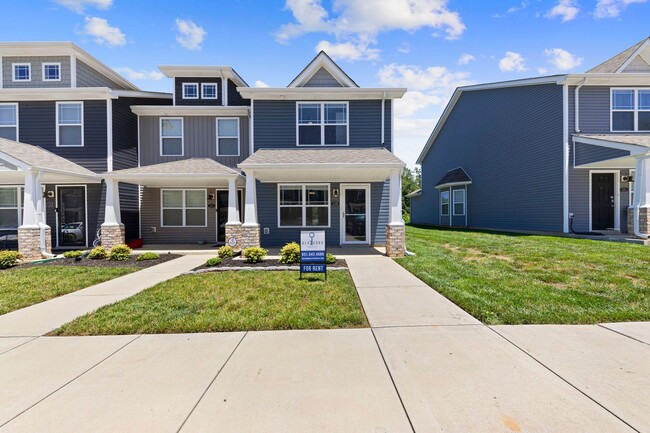 Building Photo - Gorgeous End Unit Townhome for Rent!!