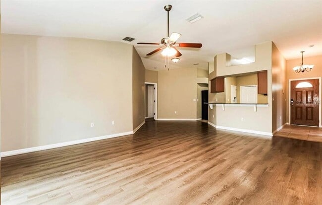 3428 SE 4th Pl
