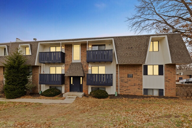 Royal Ridge Apartments