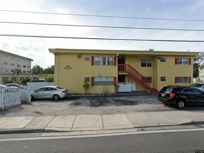 Building Photo - 12195 W Dixie Hwy Unit 21 Rental