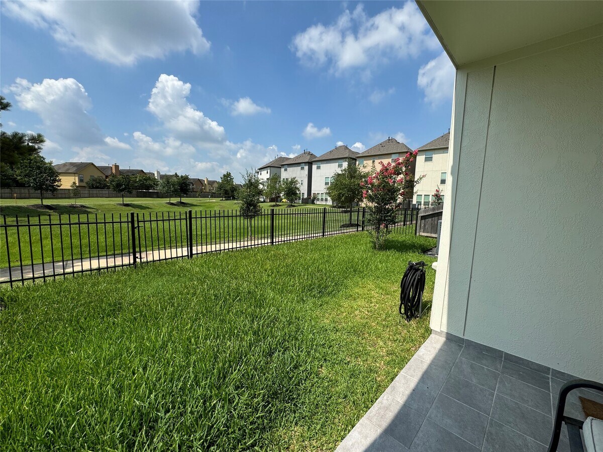 Photo - 2018 Royal Landing Dr