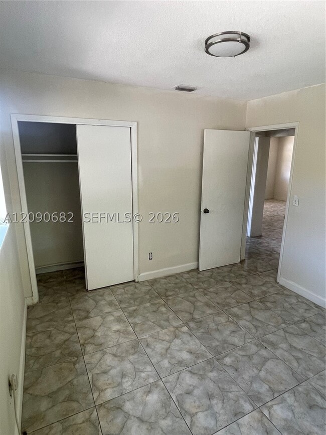 417 NW 40th St Unit 417