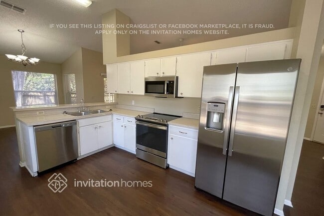 Photo - 515 49th St E