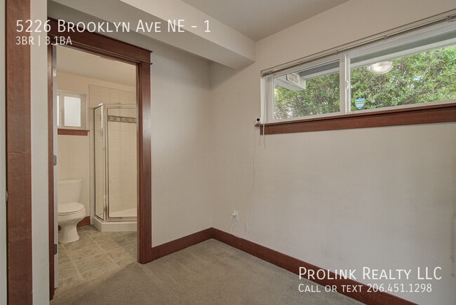 Photo - 5226 Brooklyn Ave NE