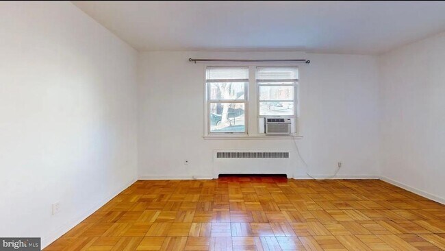 Building Photo - 4000 Beecher St NW Unit 101