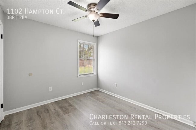 Photo - 1102 Hampton Ct