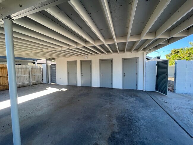 Photo - 4639 N 12th Ave Unidad 3