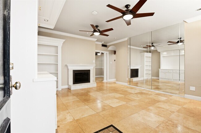 Photo - 2100 Tanglewilde St Unit 537