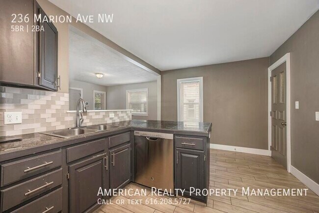 Photo - 236 Marion Ave NW