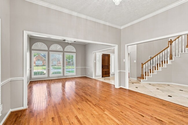 Photo - 24622 Okehampton Dr