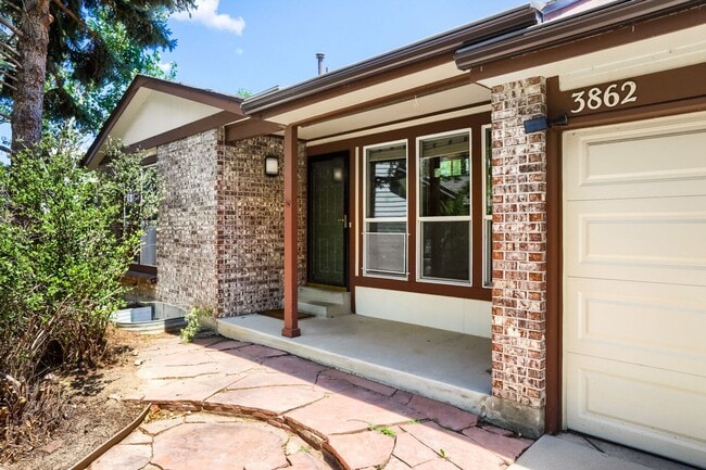 Photo - Gorgeous and Airy N. Boulder 4 bed, 3 bath in Quiet Cul-de-Sac - AVAILABLE NOW