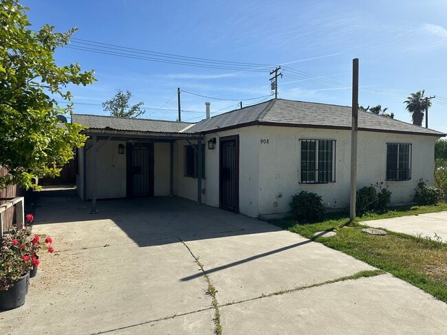 Photo - Conveniently located home