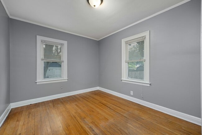 Photo - 1600 Mclean Ave
