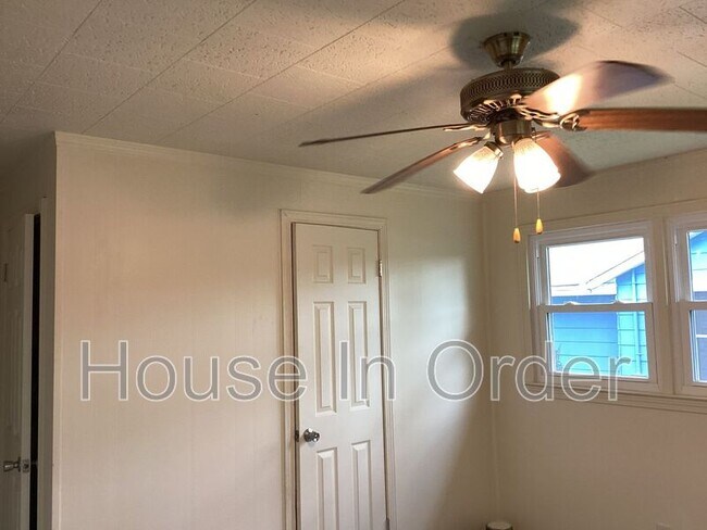 Photo - 510 5th Ave E