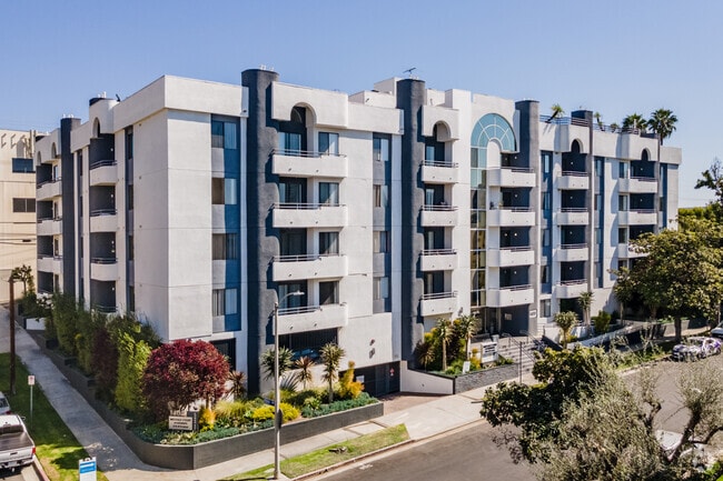 Welcome to Midvale Court