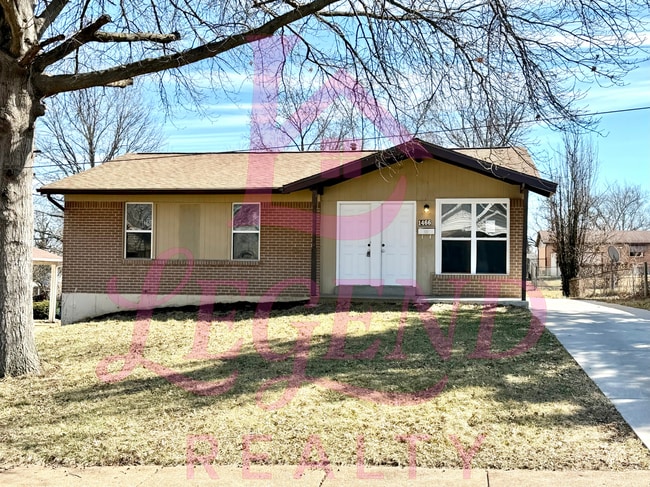 Photo - Spacious 4-Bedroom Home with Private Primary Suite & Hardwood Floors!