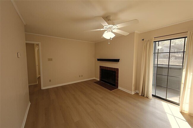 Photo - 1510 W N Loop Blvd Unit 412