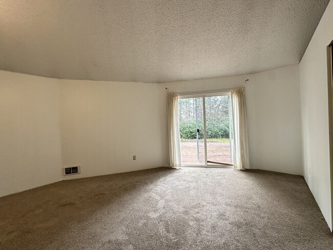 Photo - 467 Quinault Ave SE