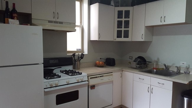 Photo - 1249 N Greenview Ave