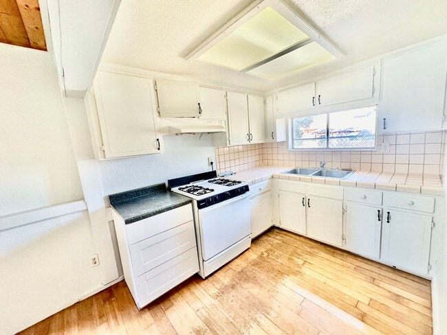 Photo - 2/2 With Bonus Room