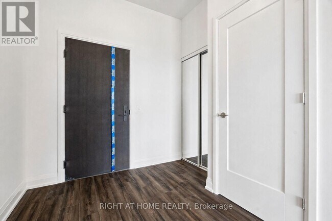Photo - 20 Soudan Ave Unit PH03