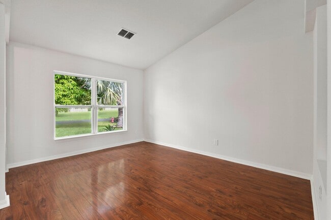 Photo - 1901 SW Diamond St