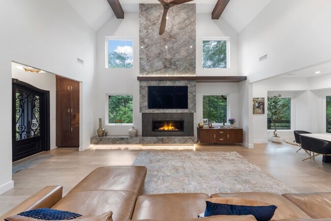 Photo - 14335 Hillshire Dr