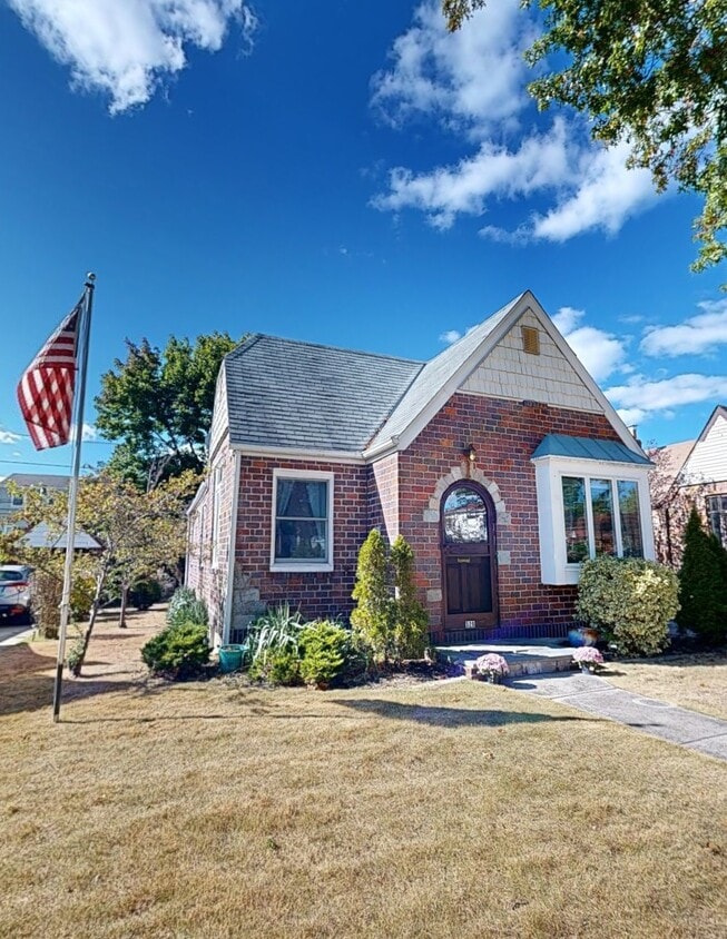 Photo - 529 Concord Ave (Williston Park, NY)
