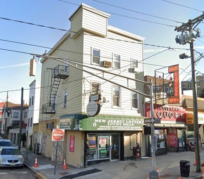 Photo - 2720 John F. Kennedy Blvd