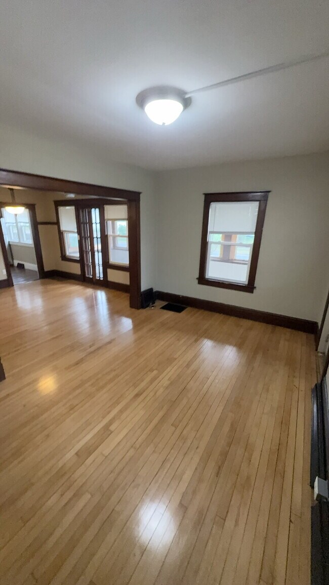 Photo - 3 bed 1 bath close to Water St. and UWEC! Available June 1st