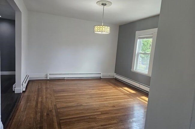 Photo - 304 Wood St