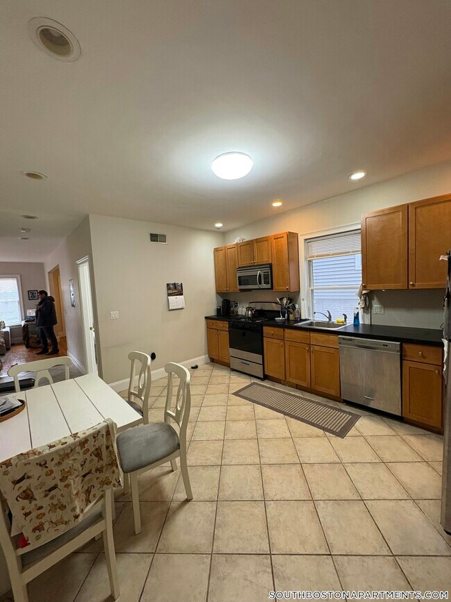 Photo - 29 Covington St Unit 1