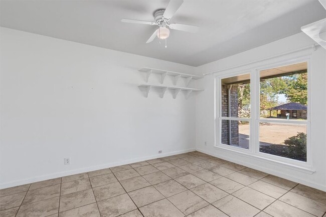 Photo - 1912 Terry Ln