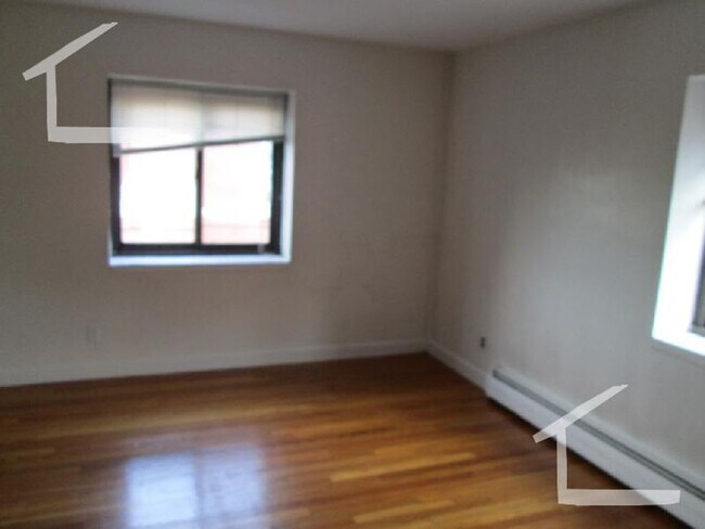 36 Dighton St