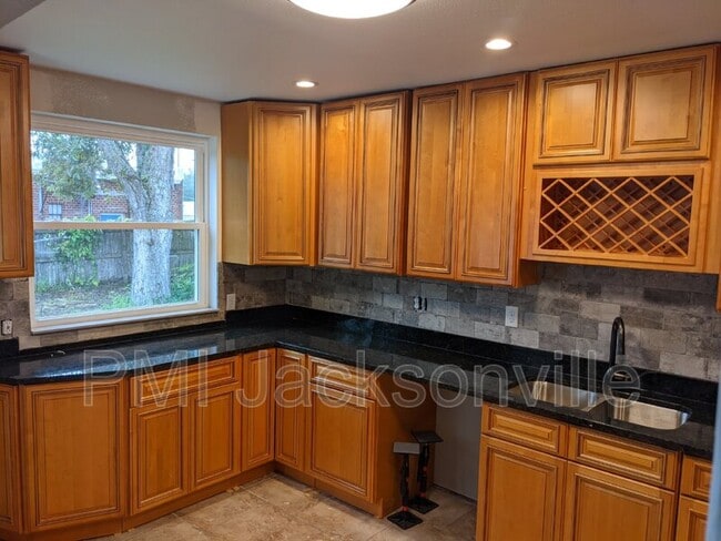 Photo - 5058 Polaris St