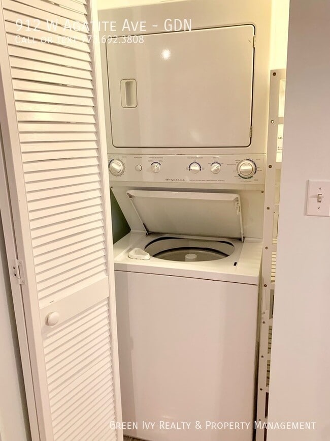 Photo - 912 W Agatite Ave Unit GDN