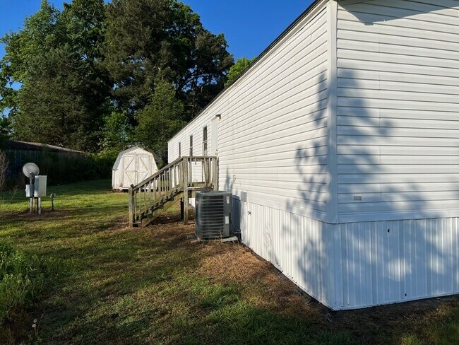 Photo - 192 Westside Cir