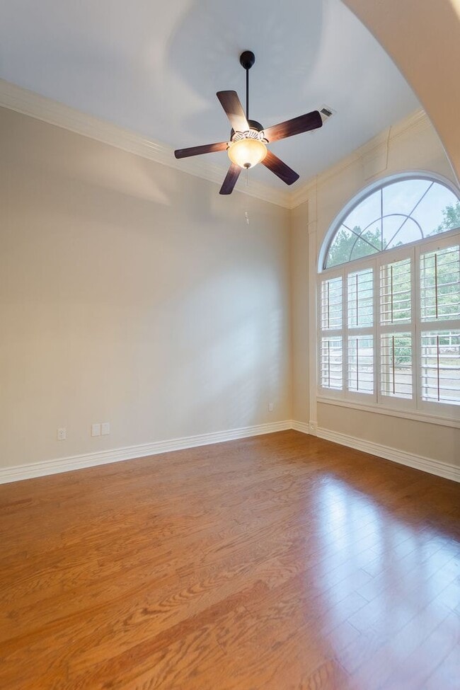 Photo - 2000 Square feet, of gorgeous living space in Hot Springs Village.